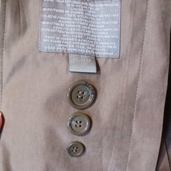 Stafford Taupe/Stone colored Men's Trench Coat, Size 42 Regular - Picture 13 of 15